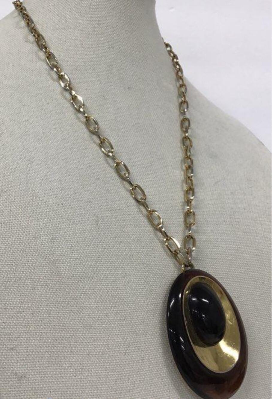Vintage 70s/80s Trifari Rare Rootbeer Brown Lucite Oval Pendant Necklace Signed